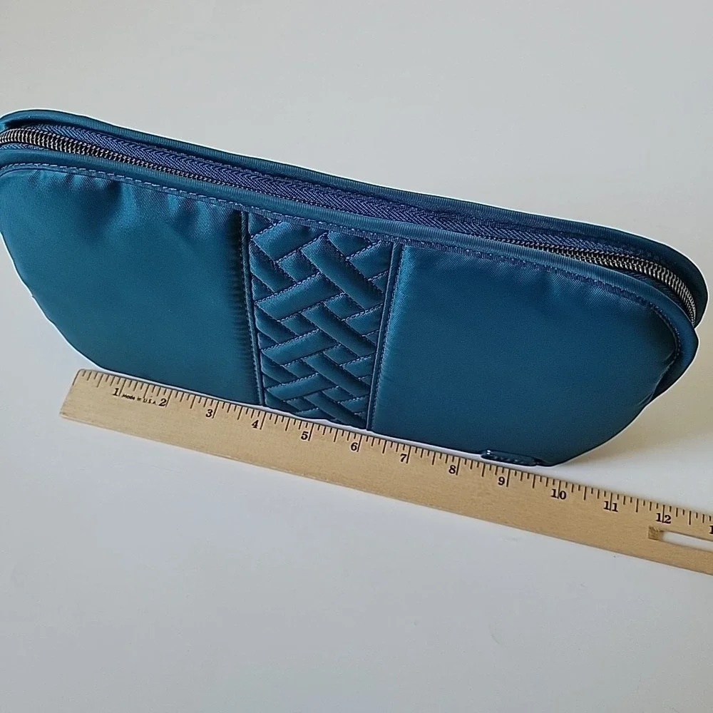Lug Lay Flat Zip Cosmetic Case Teal Blue Make Up Minimalist‎ Organization Travel